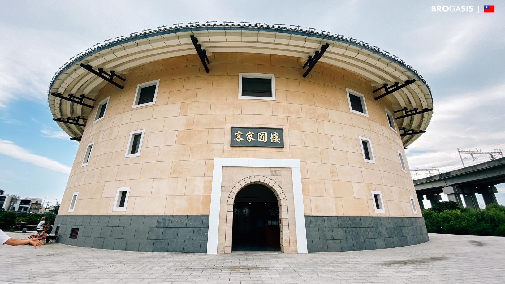 Miaoli Hakka Round House เหมียวลี่ ไต้หวัน BROGASIS